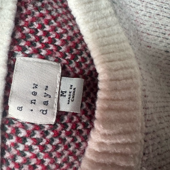 a new day Après Ski Sweater - Red and Light Blue - Picture 3 of 3